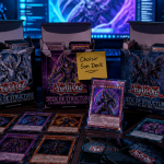 yu gi oh decks trois boîtes sur table gaming
