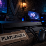 Quand est sortie la PS4, lancement historique, console PS4 noire